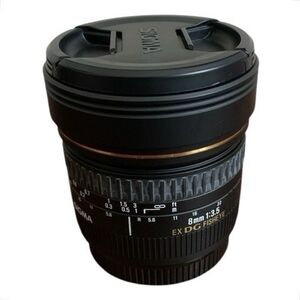 Sigma 8mm f/3.5 EX DG Circular Fisheye Lens Canon Mount Excellent